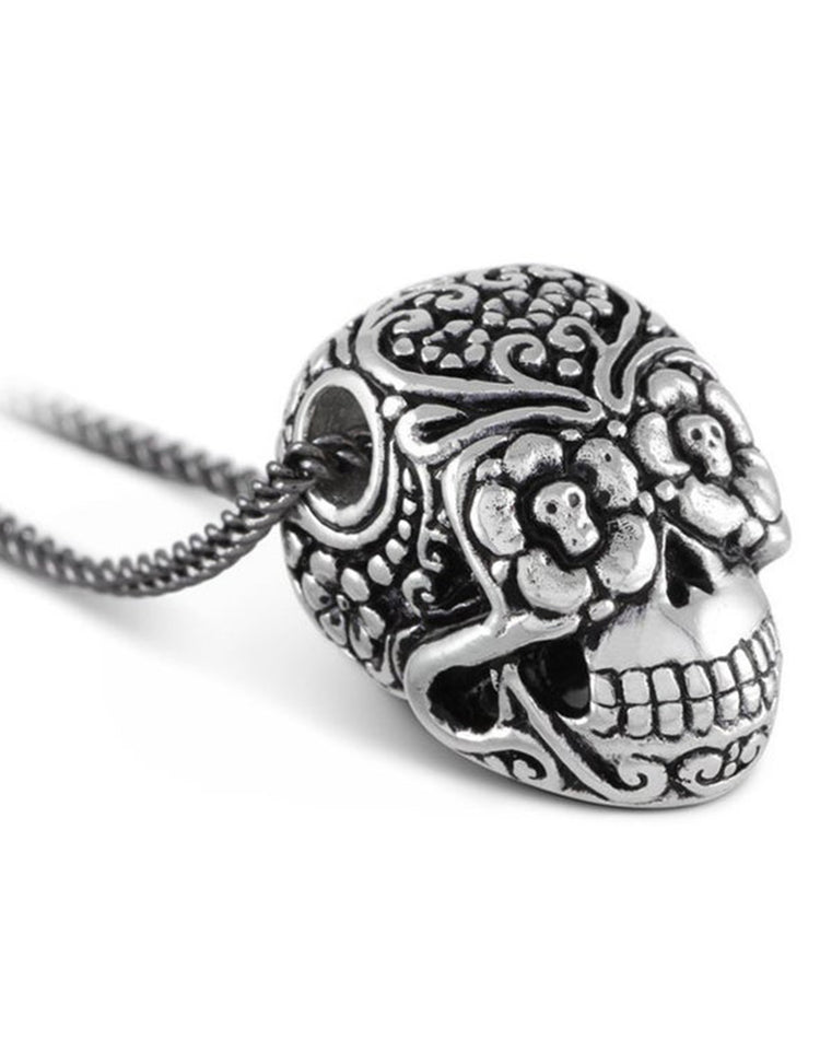 Collier Jour Des Morts argenté, entièrement travaillé à la main par Lost Apostle! Vendu chez Tah-dah !