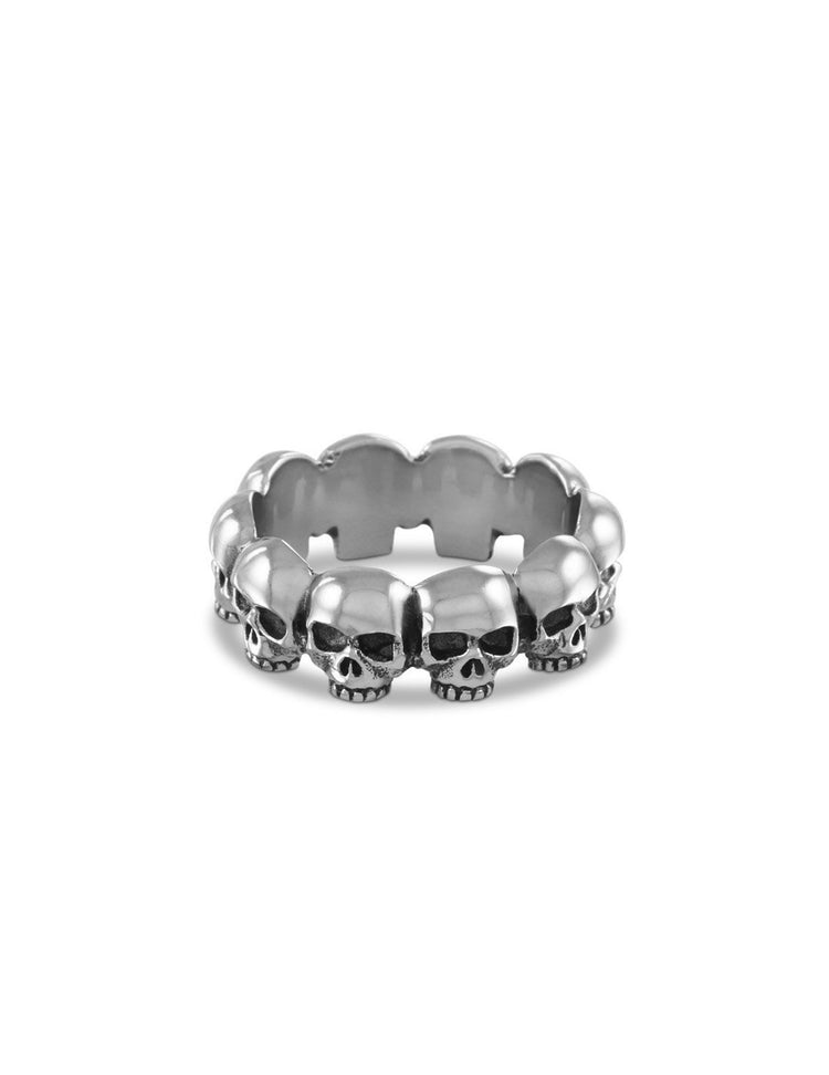 Bague en bronze en crâne humain. Vendue chez Tah-dah !