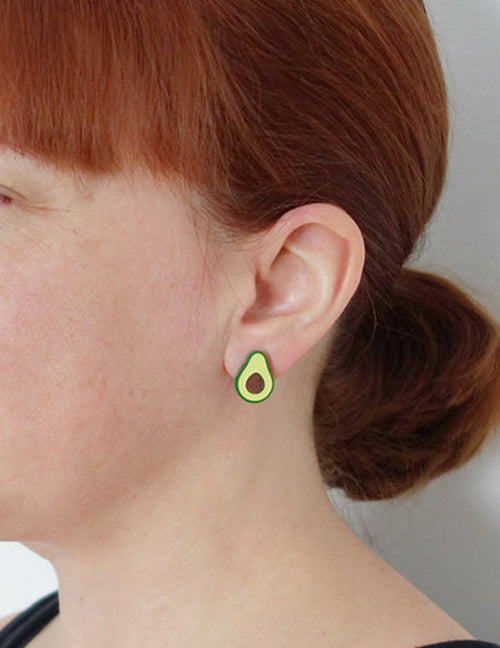 Boucle d'oreille avocat. Vendue chez Tah-dah !