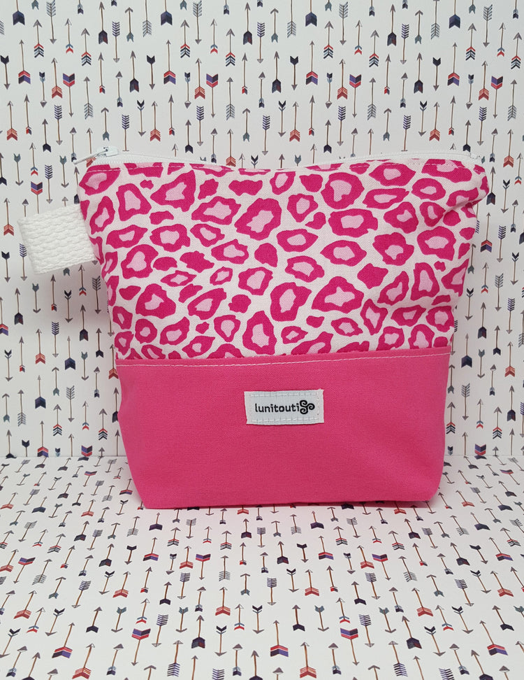 Sac à collation léopard rose. Vendu chez Tah-dah !