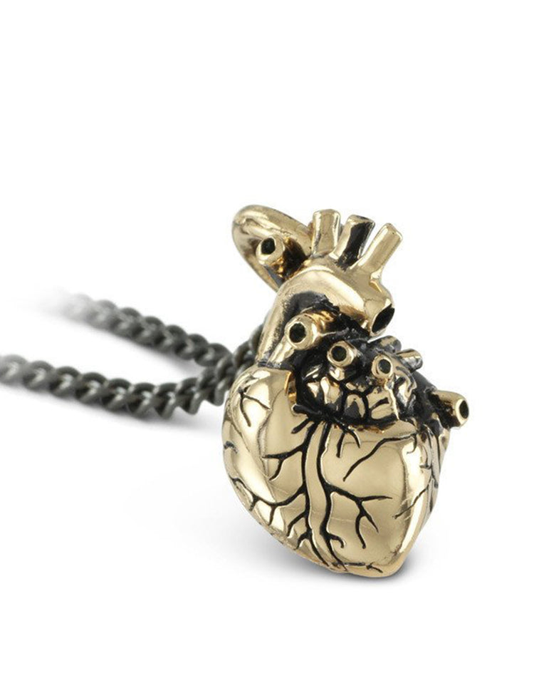 Collier petit cœur anatomique en bronze, entièrement travaillé à la main par Lost Apostle! Vendu chez Tah-dah !