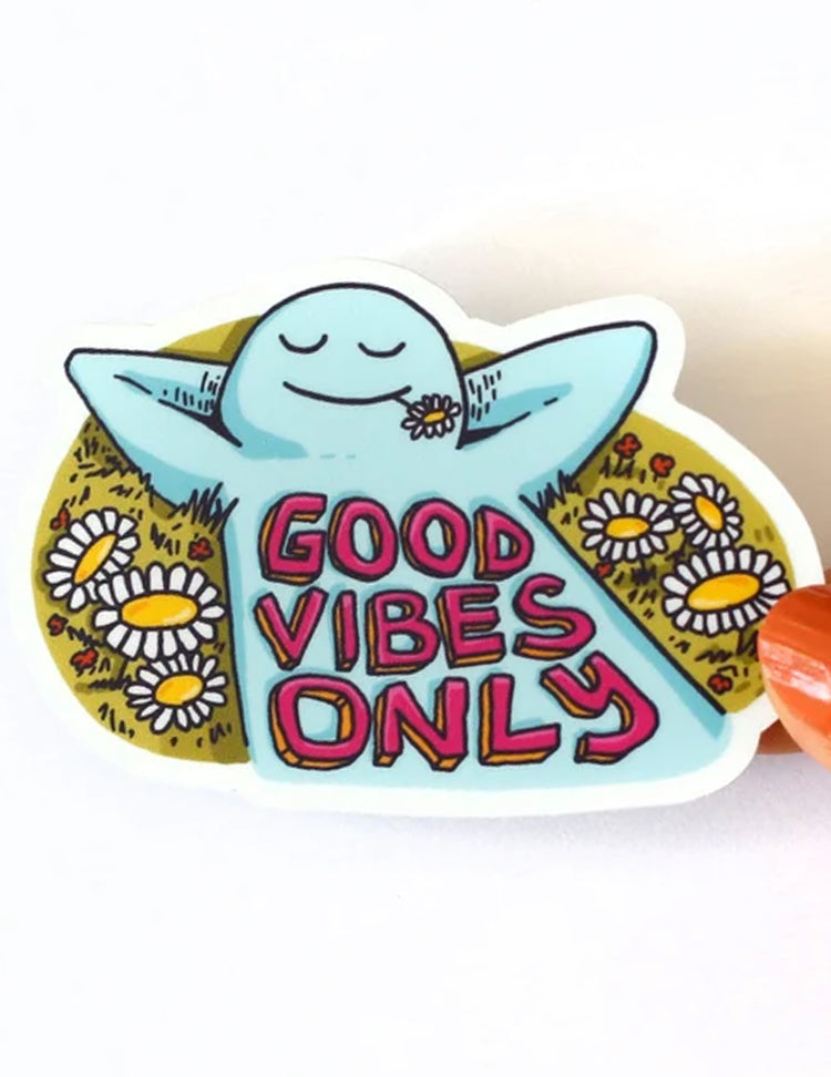 Des aimants et des autocollants pour tous les goûts ! Good vibes only. Vendus chez Tah-dah !