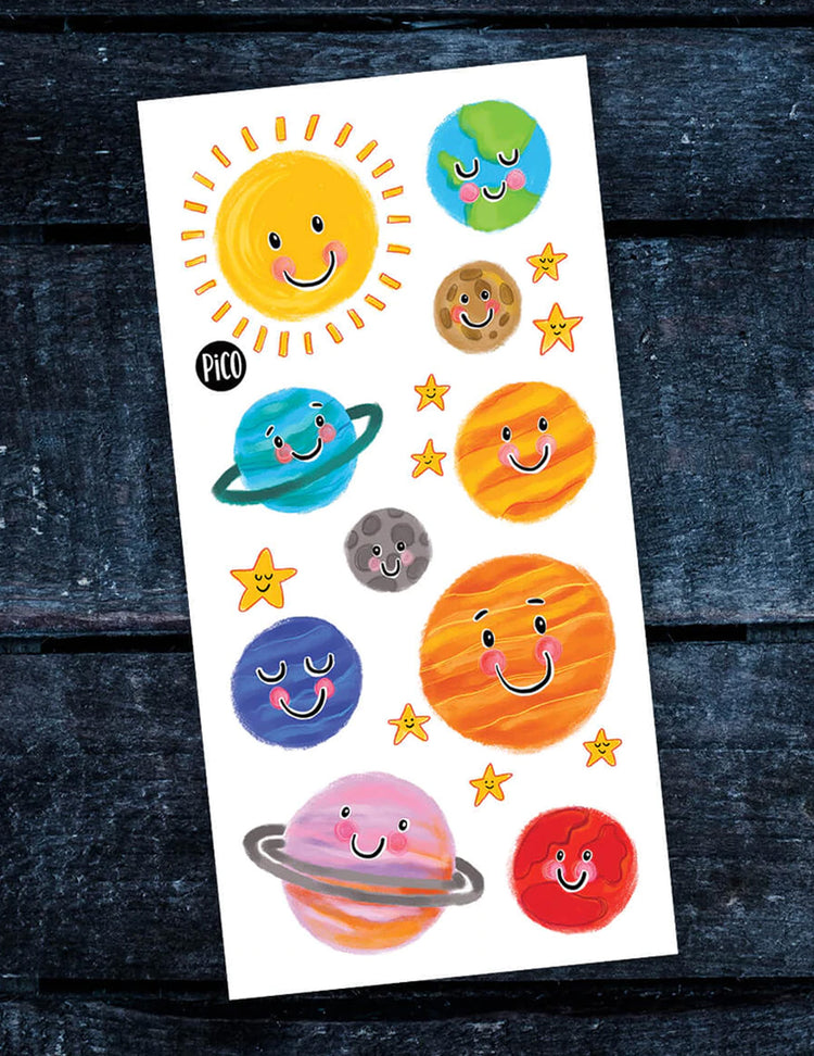Tatouages temporaires pour enfants. Le système solaire. Vendus chez Tah-dah !