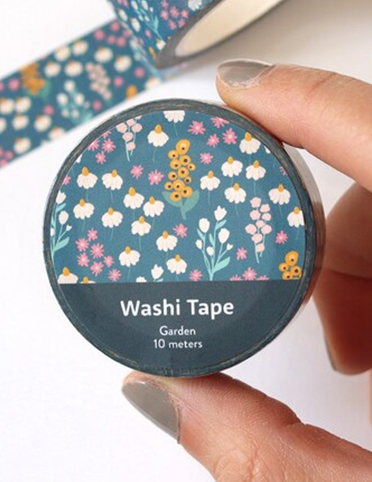 Du ruban adhésif washi pour vos cahiers de notes ou même votre bullet journal ! Jardin bleu. Vendu chez Tah-dah !