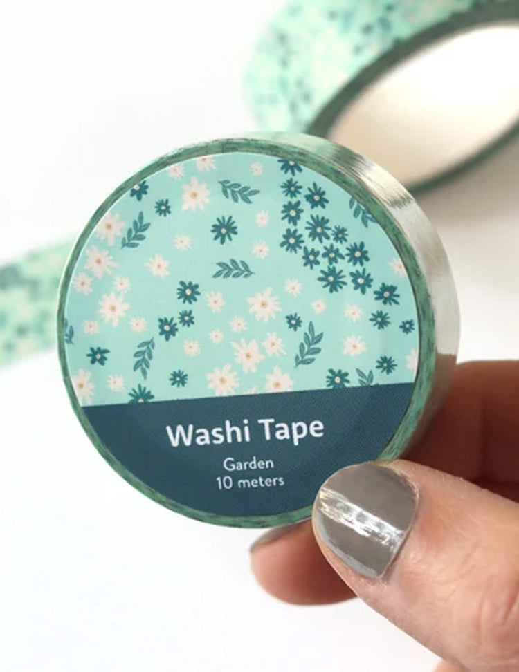 Du ruban adhésif washi pour vos cahiers de notes ou même votre bullet journal ! Jardin fleurs blanches. Vendu chez Tah-dah !