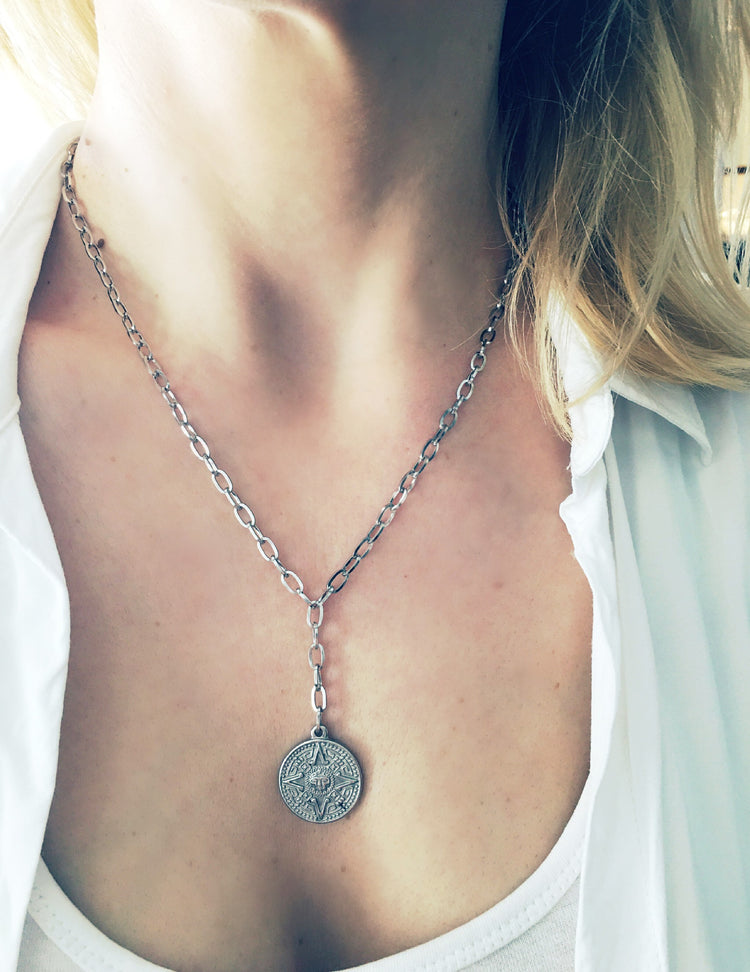 Collier acier inoxydable Willow. Vendu chez Tah-dah ! 