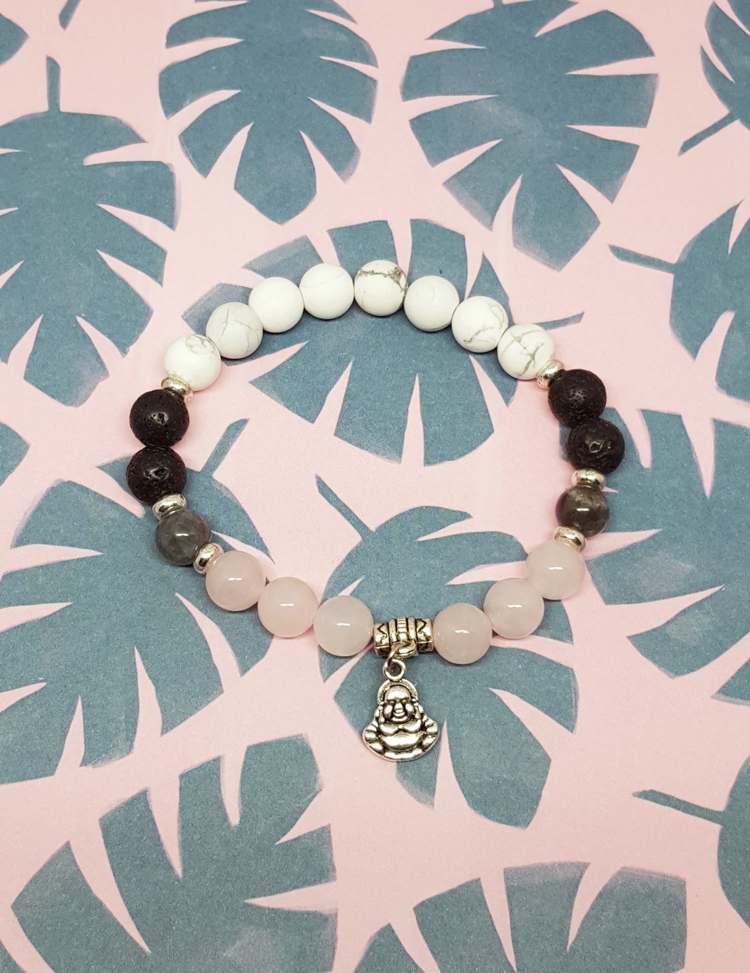 Bracelet - Pierres semi-précieuses rose blanc gris et noir. Vendu chez Tah-dah ! 