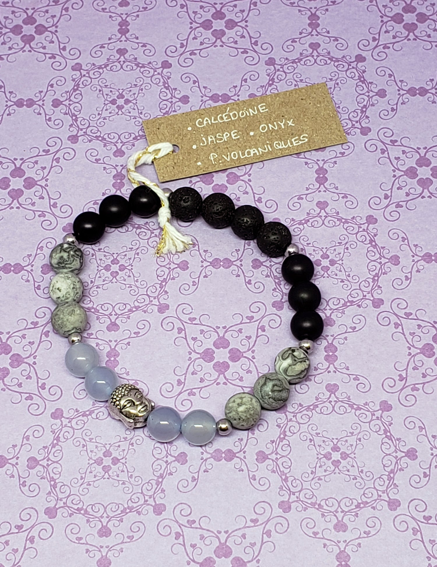 Bracelet pierres semi-précieuses. Vendu chez Tah-dah ! 