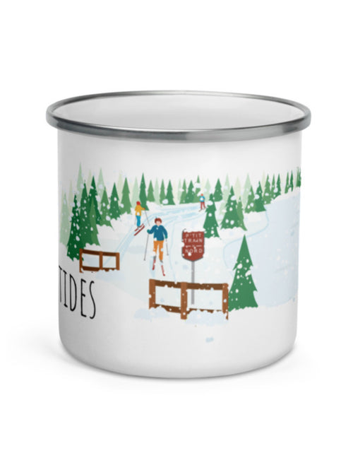 Tasse en émail région du Québec -Les Laurentides l'hiver. Vendue chez Tah-dah !