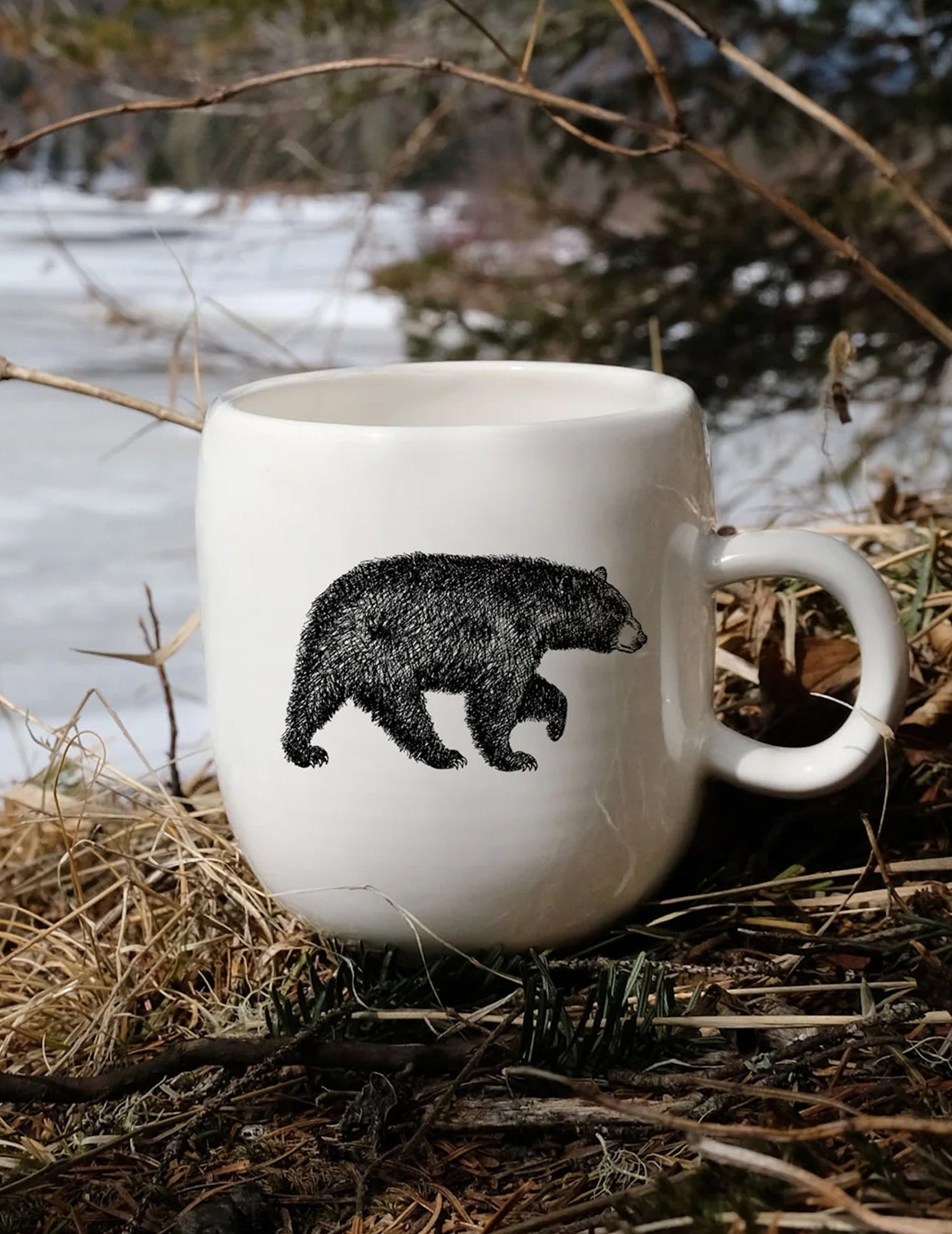 Tasse en porcelaine - Ours. Vendue chez Tah-dah ! 