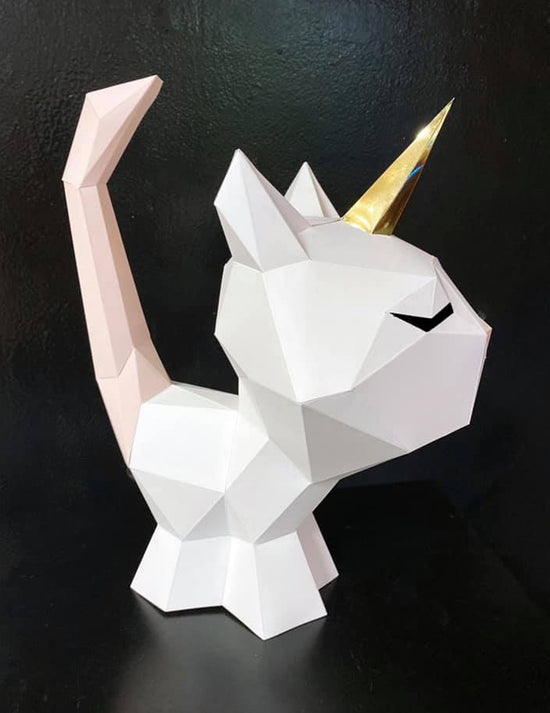 Casse-tête 3D chatcorne. Vendu chez Tah-dah ! 