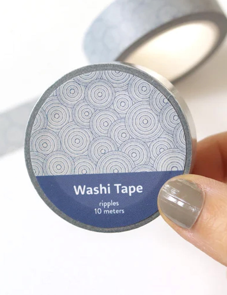 Du ruban adhésif washi pour vos cahiers de notes ou même votre bullet journal ! Ondulations. Vendu chez Tah-dah ! 